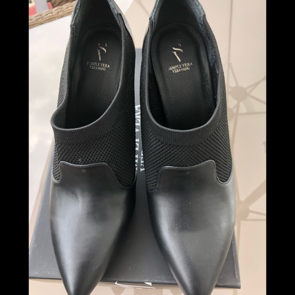 NWT Simply Vera Wang Warsaw Black Booties - Picture 2 of 8